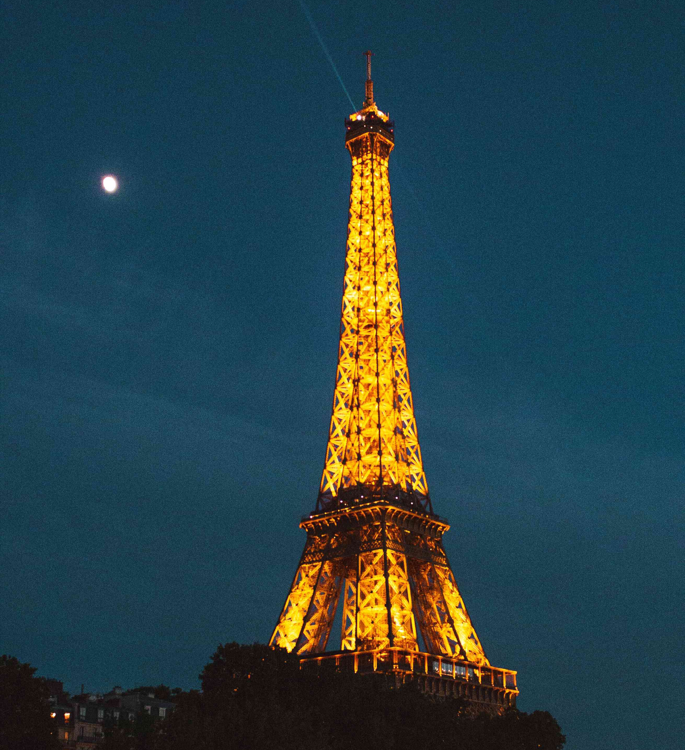 Enjoy the Beauty of the Pakistan Monument